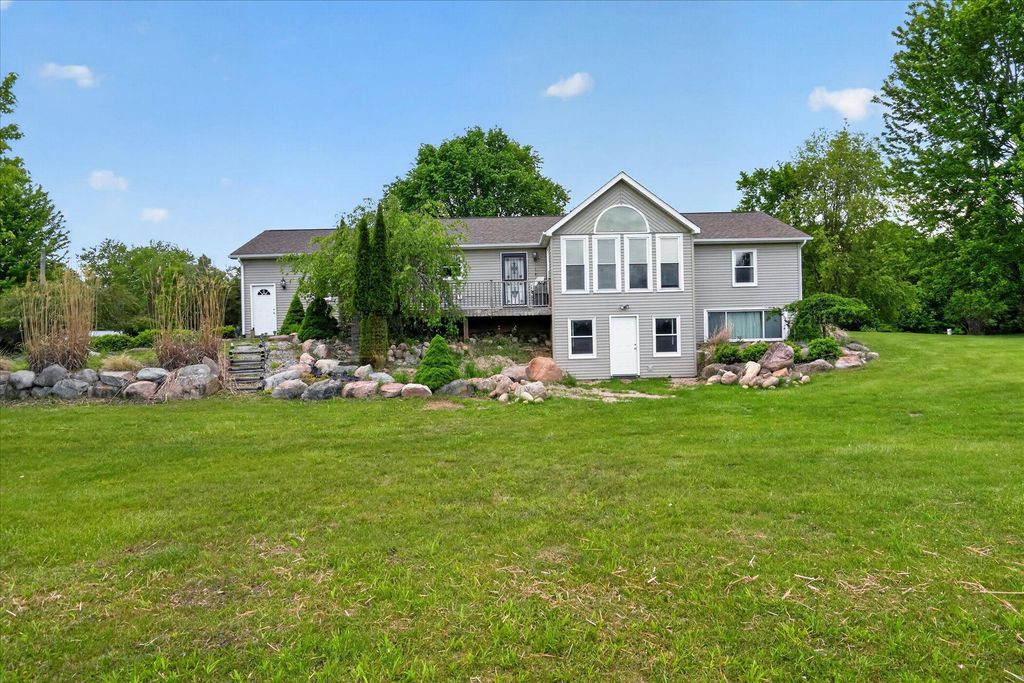 5569 S Corey Road, Locke township