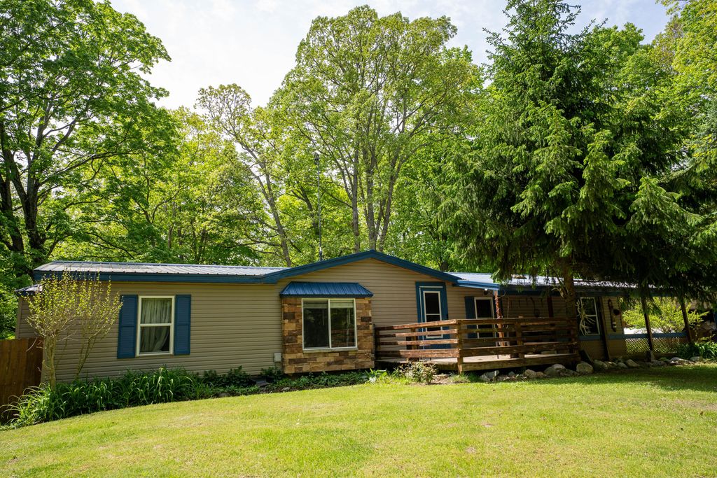 4658 W Fern Glen, Ashland township