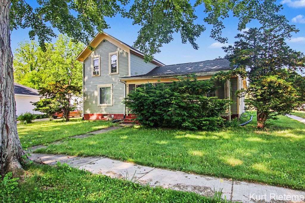 220 Hamilton Avenue, Bangor city