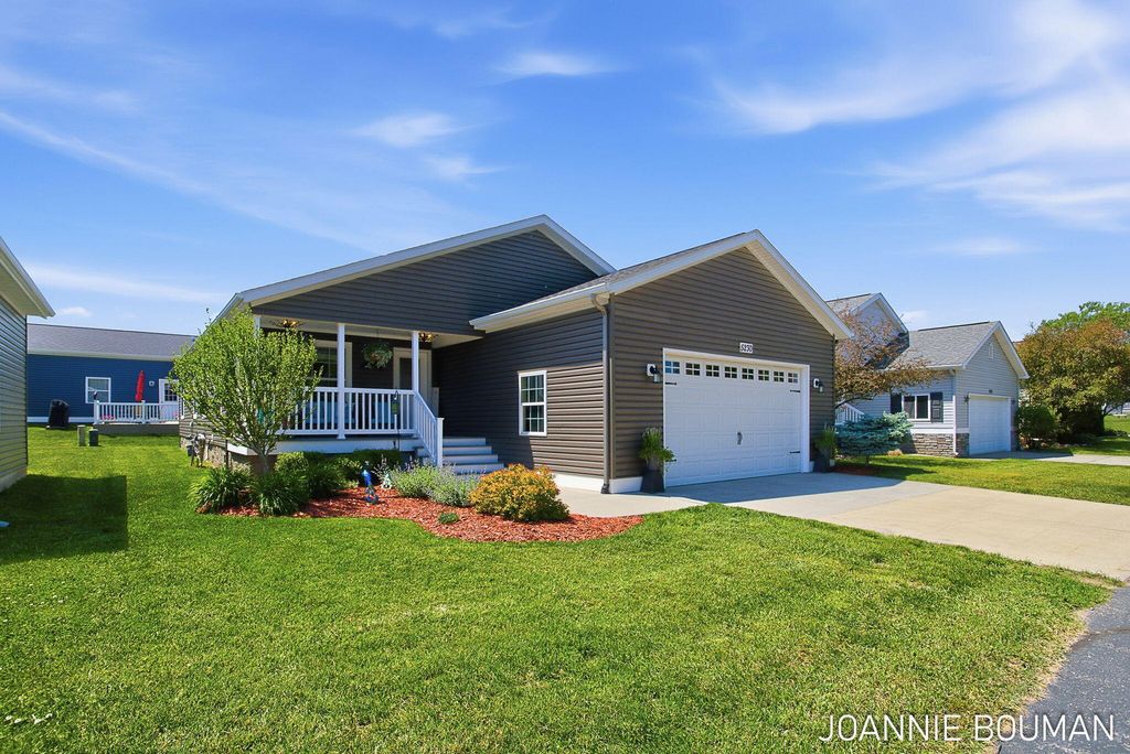5230 E Sunfield Lane, Fillmore township