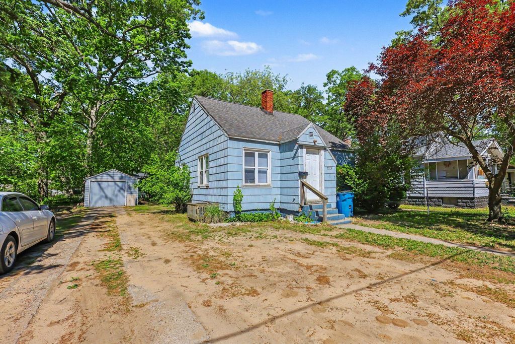 3329 Sanford Street, Muskegon Heights city