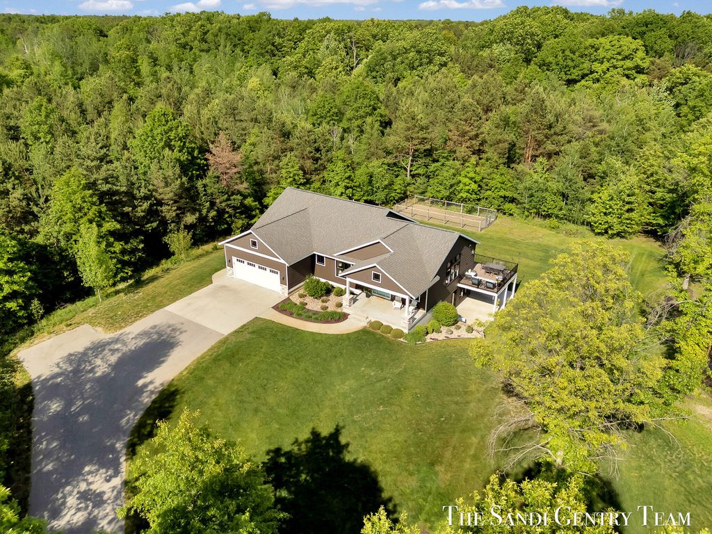 12400 Lincoln Farms Drive, Grand Haven charter township