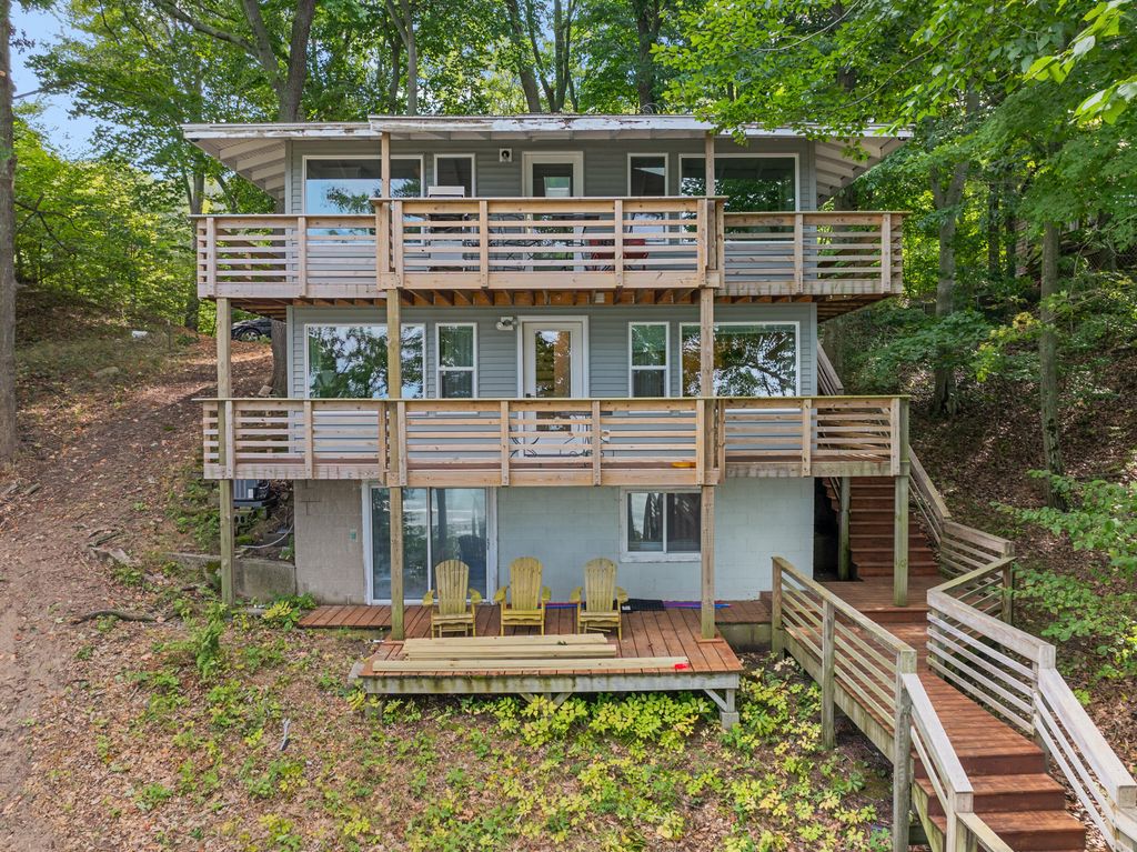 5959 Lake Harbor Road, Norton Shores city