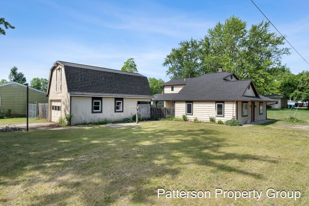 12135 Stewart Street, Ravenna township