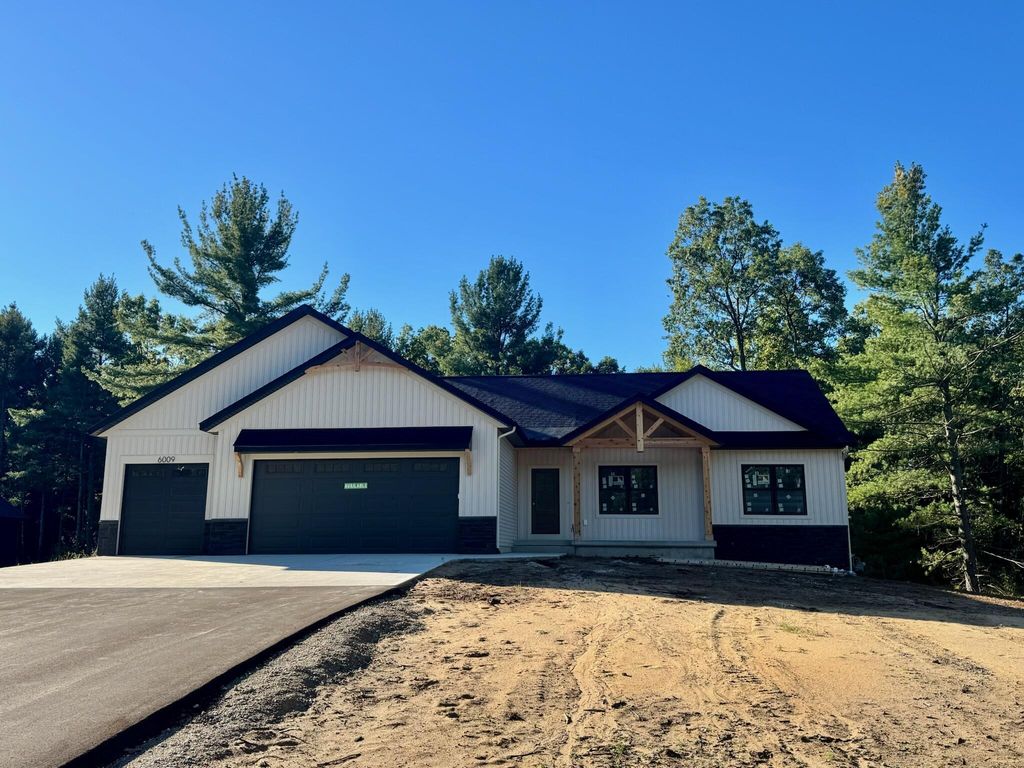 6009 Savannah Way Unit: 33, Muskegon