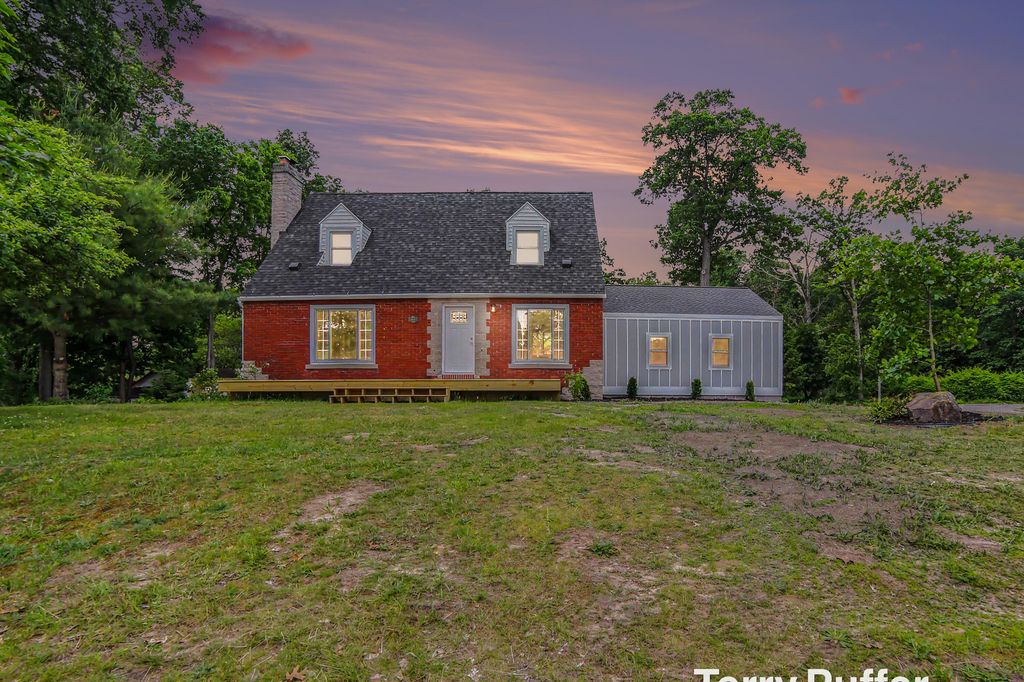 4897 Williams Street, Montague city