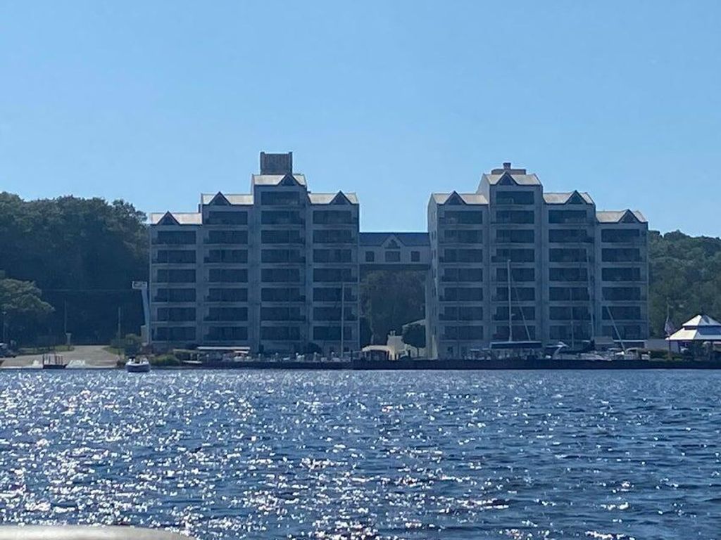 2964 Lakeshore Drive Unit: E102, Muskegon