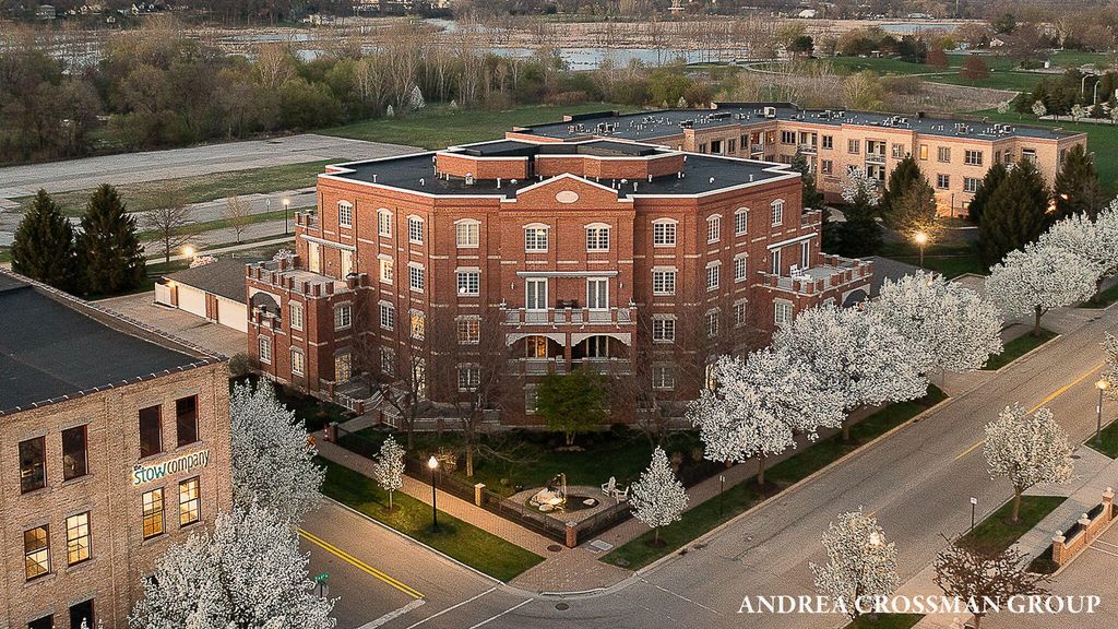 141 Central Avenue Unit: 120, Holland