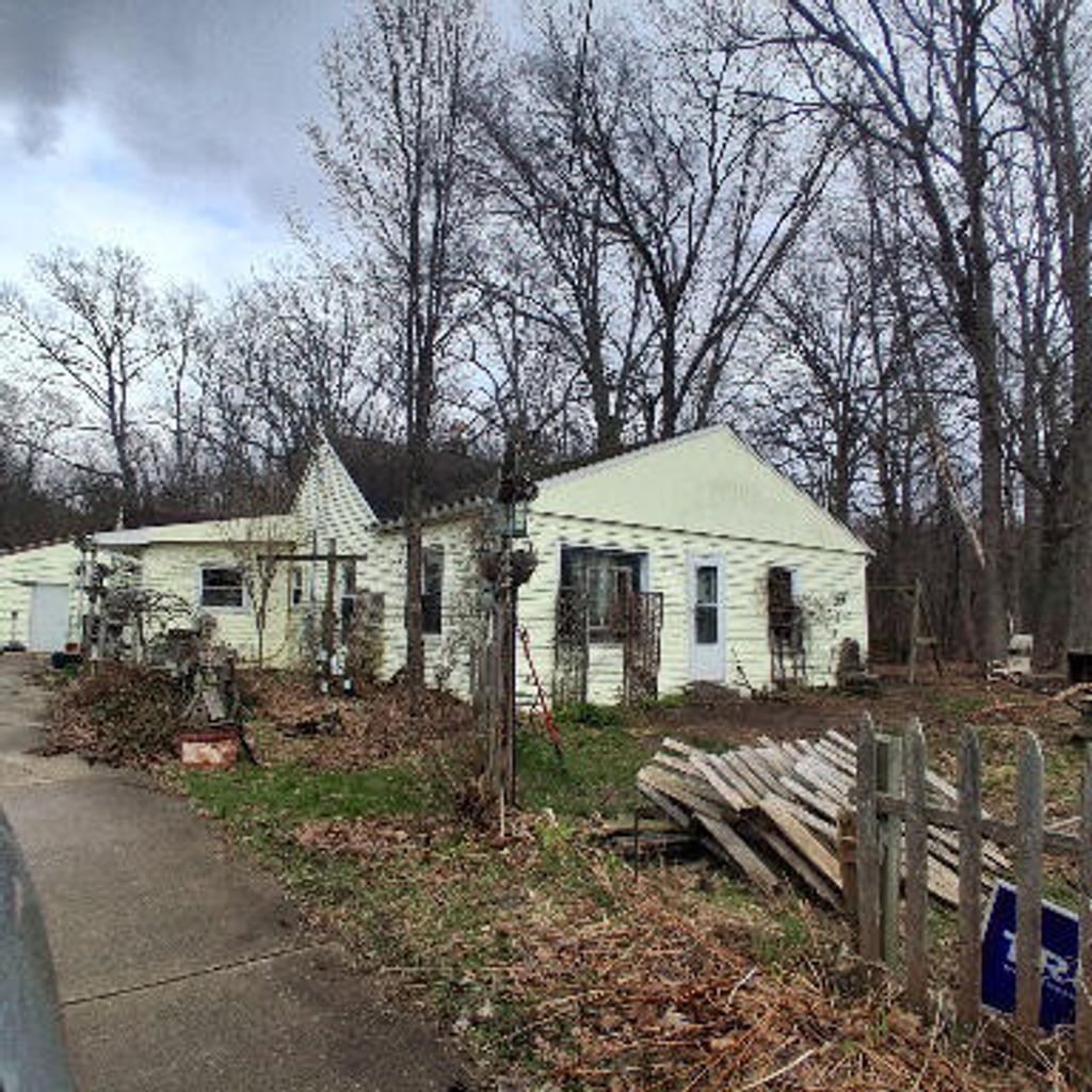 1246 S Mill Iron Road, Muskegon charter township