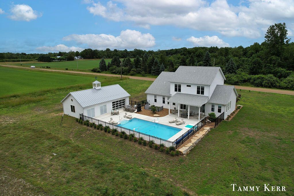7067 118th Avenue, Ganges township