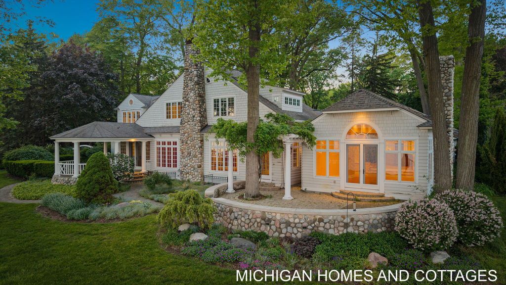 714 N Shore Drive, Park township