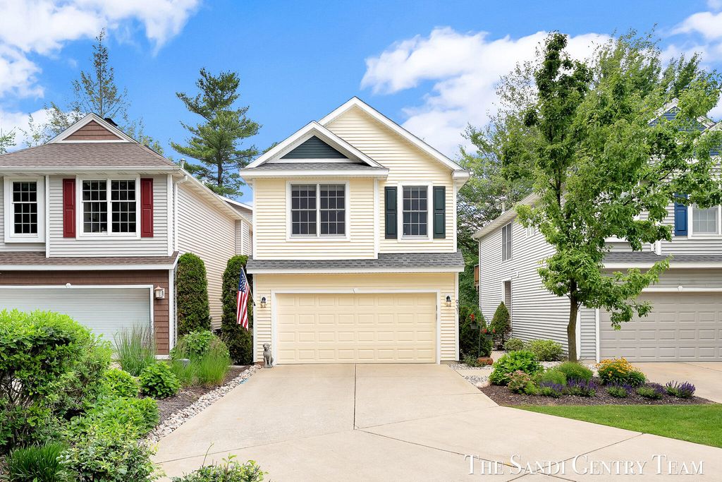 931 Bluff Creek Drive Unit: 21, Grand Haven