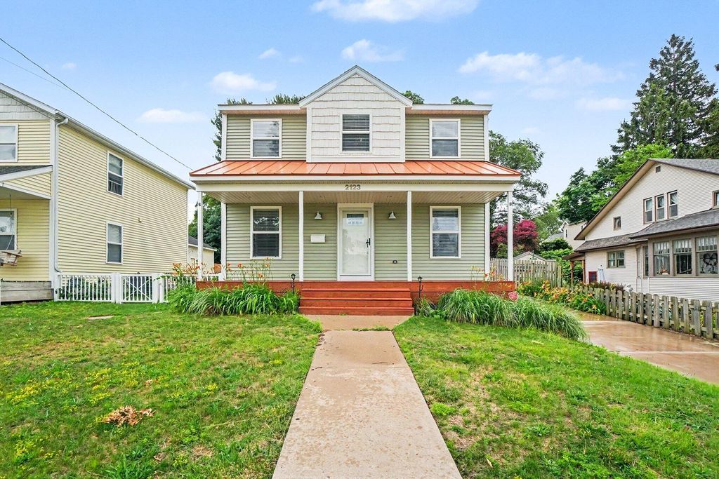 2123 Lakeshore Drive, Muskegon city