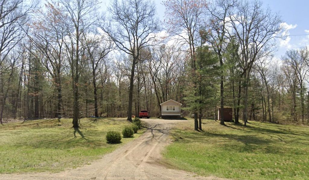 5244 109th Avenue, Lee township