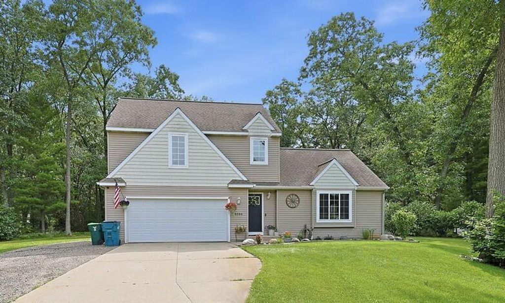 6594 Blackhawk Lane, Dalton township