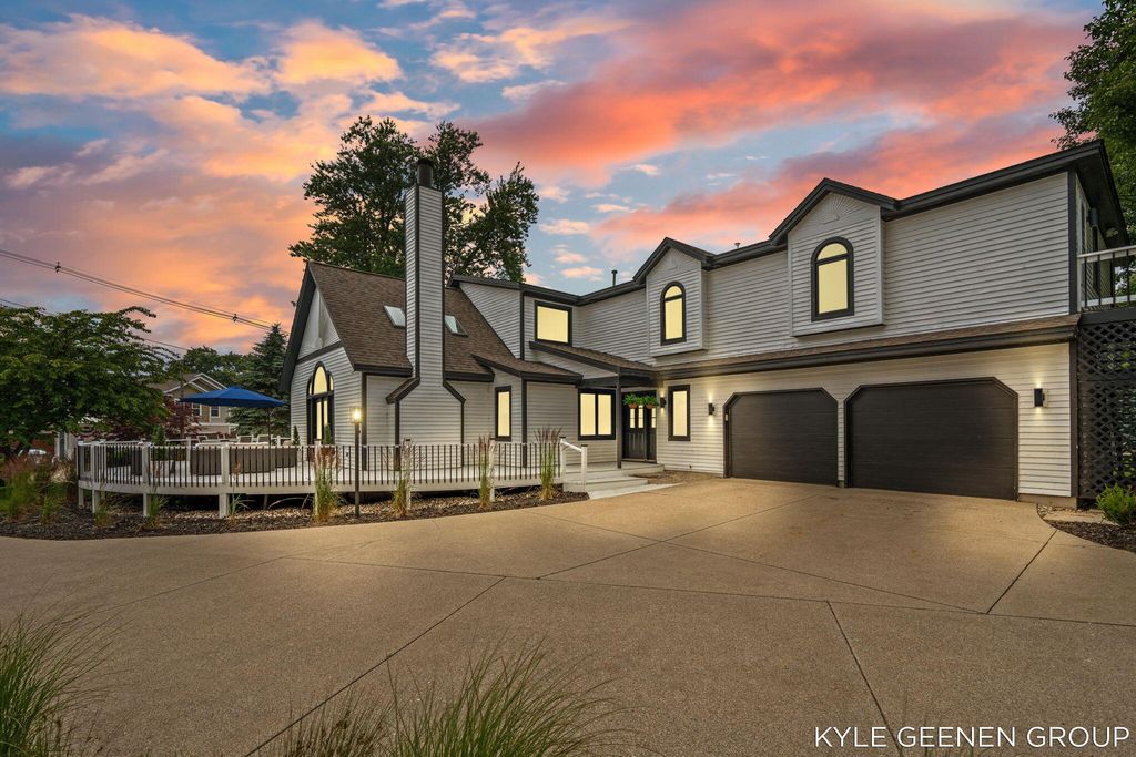 1729 Waukazoo Drive, Park township
