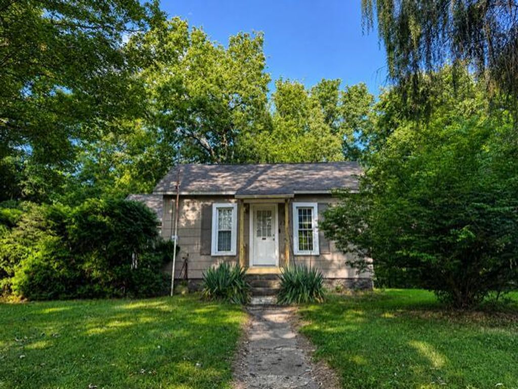 137 Park Avenue, Allegan city