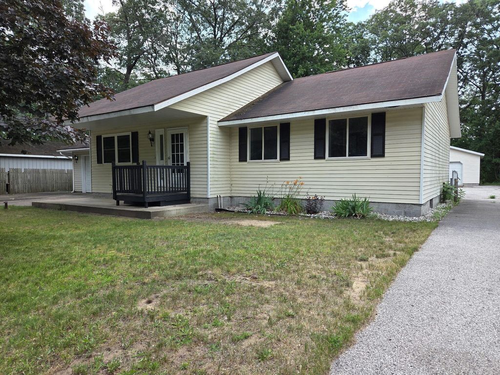 3171 Kooi Street, Fruitport charter township