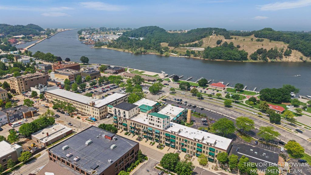 110 N Harbor Drive Unit: 310, Grand Haven