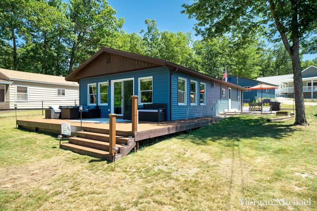 8750 S Spruce Avenue, Brooks township