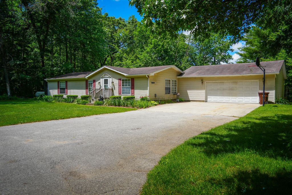 9339 Maple Hill Road, Reynolds township