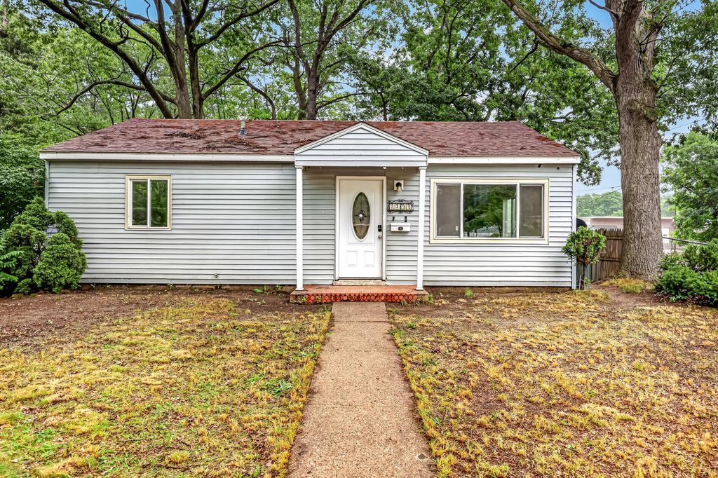 2294 Austin Street, Muskegon city