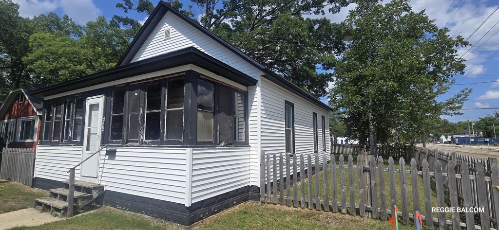 2744 8th Street, Muskegon Heights city