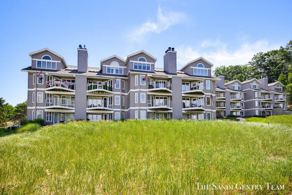 820 S Harbor Drive Unit: 5, Grand Haven