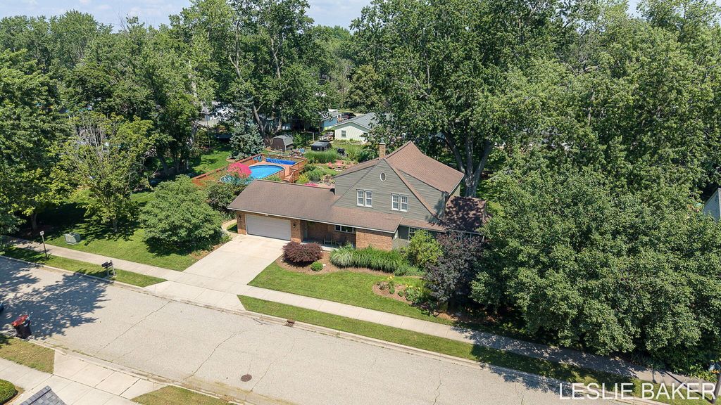 337 N Colonial Street, Zeeland city