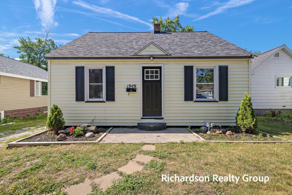 1949 Letart Avenue, Muskegon city
