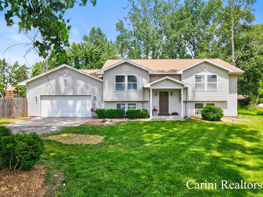 775 Schultz Street Nw, Sparta township