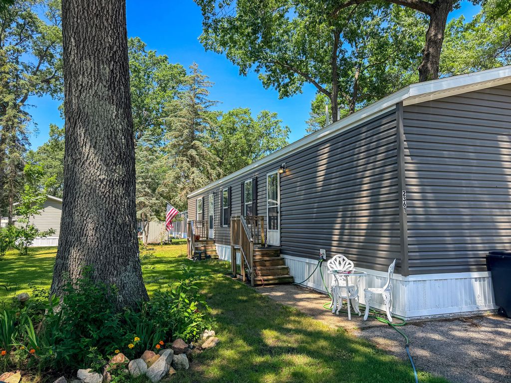 2361 Oak Street, Cedar Creek township