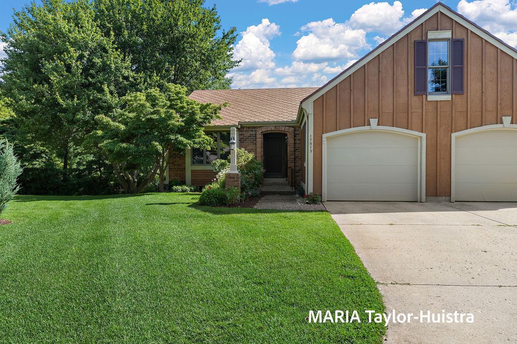 17515 Meadow Wood Road Unit: 30, Spring Lake