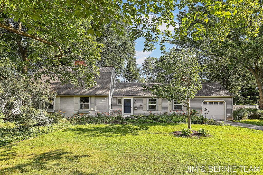 131 E 31st Street, Holland city
