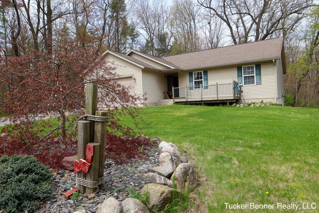 4122 Duck Lake Road, Fruitland township