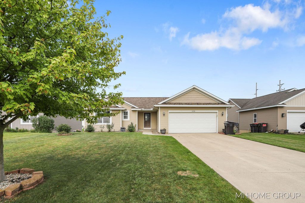 3729 Hickoryrow Court, Holland charter township