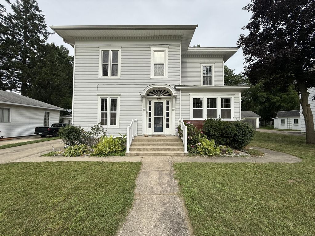 106 Hamilton Street, Dowagiac city