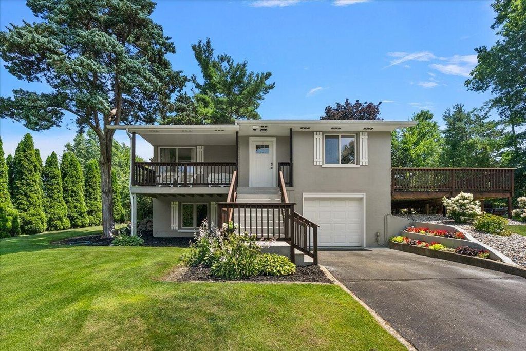 15004 Riley Street, Park township