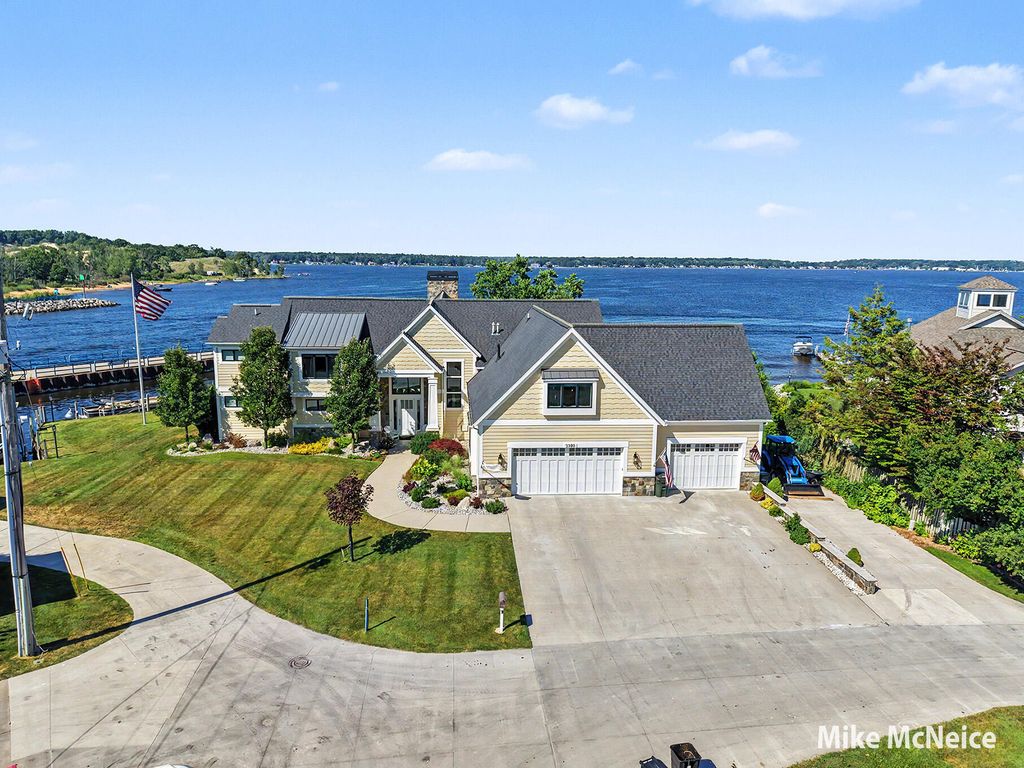3380 Fulton Avenue, Muskegon city