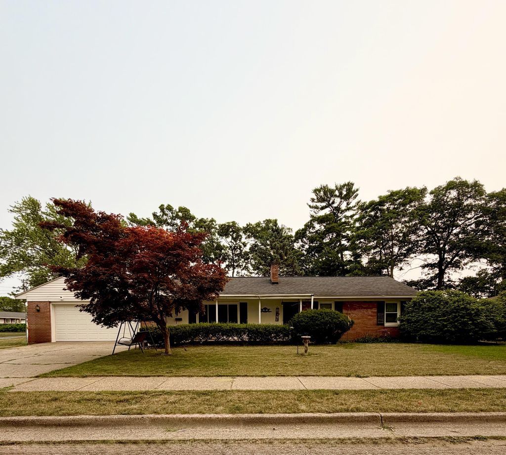 1499 Eastwood Drive, Muskegon city