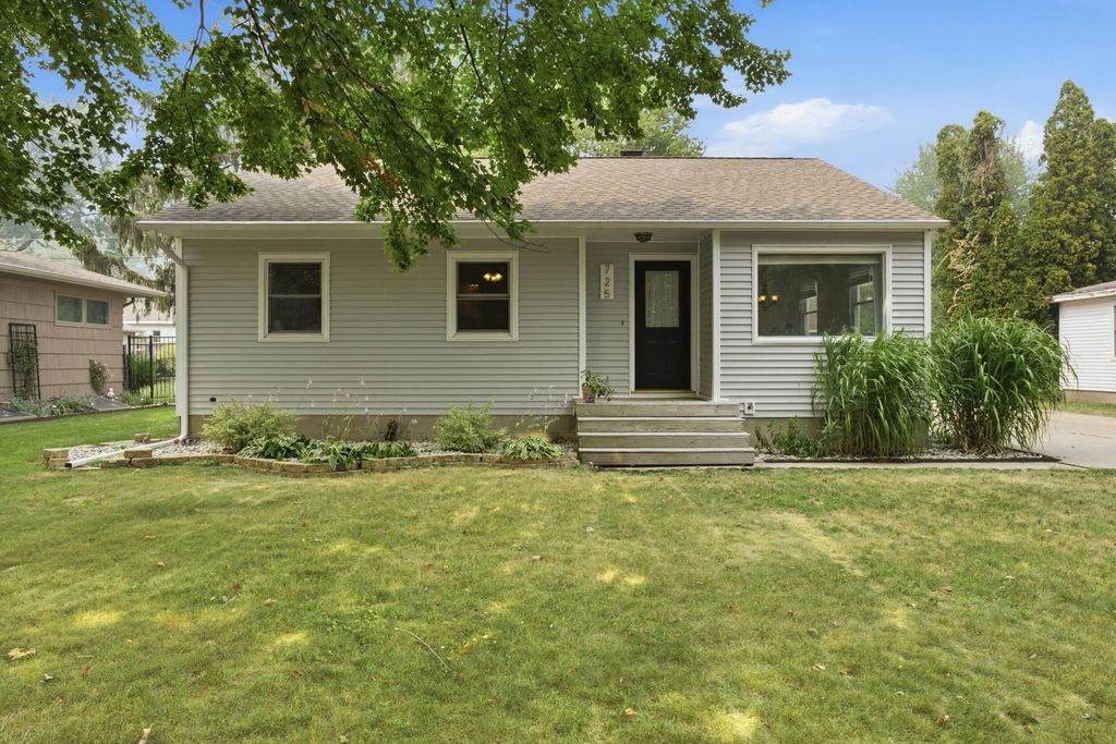 725 Winter Street, Spring Lake village