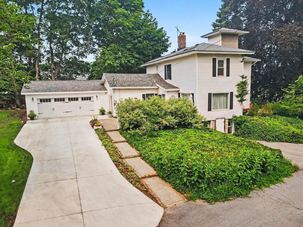 312 E 16th Street, Holland city