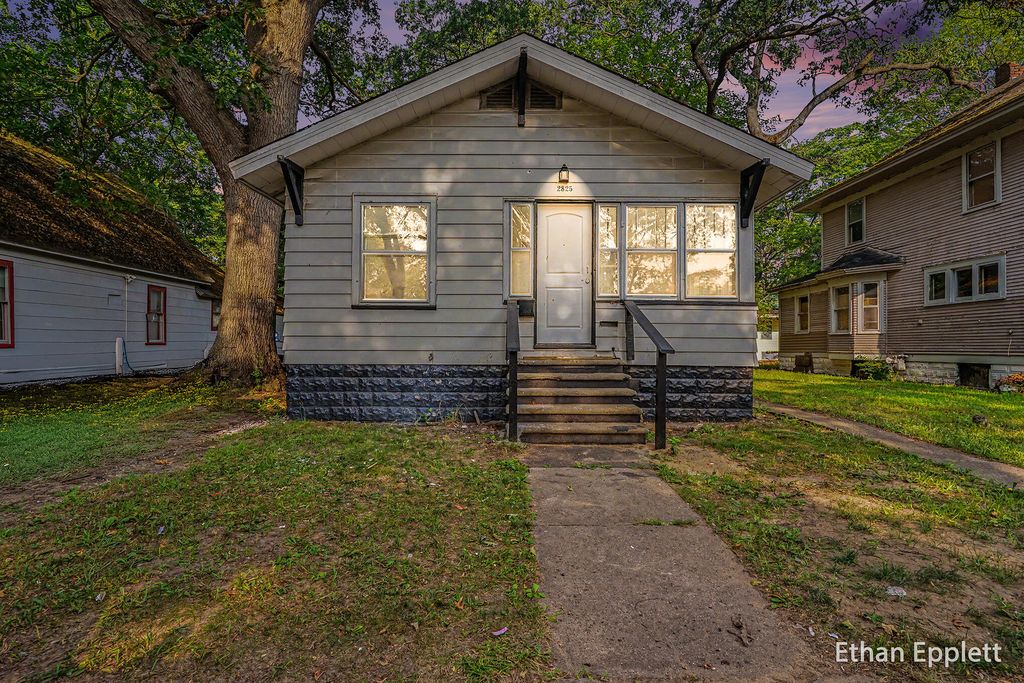 2825 7th Street, Muskegon Heights city