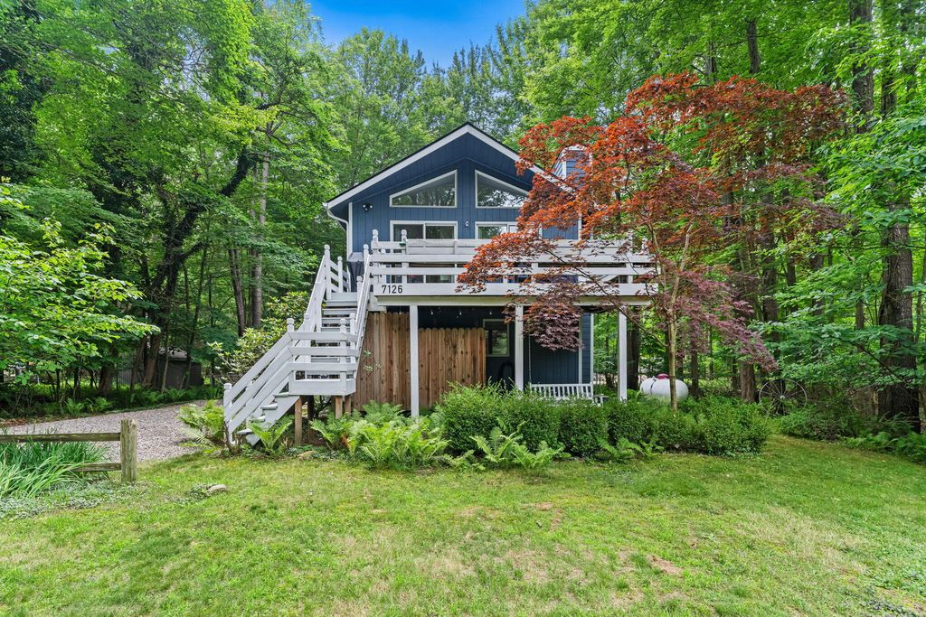 7126 Ridgeway Street, Ganges township