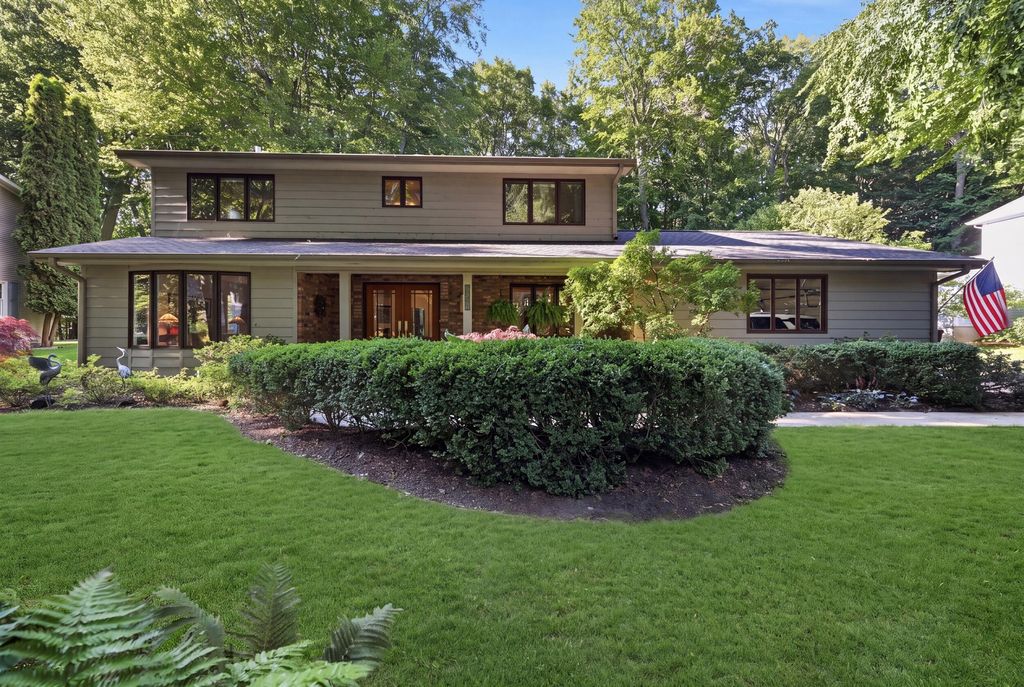 17565 Beech Hill Drive, Grand Haven charter township
