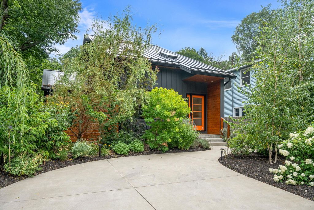 841 Holland Street, Saugatuck city