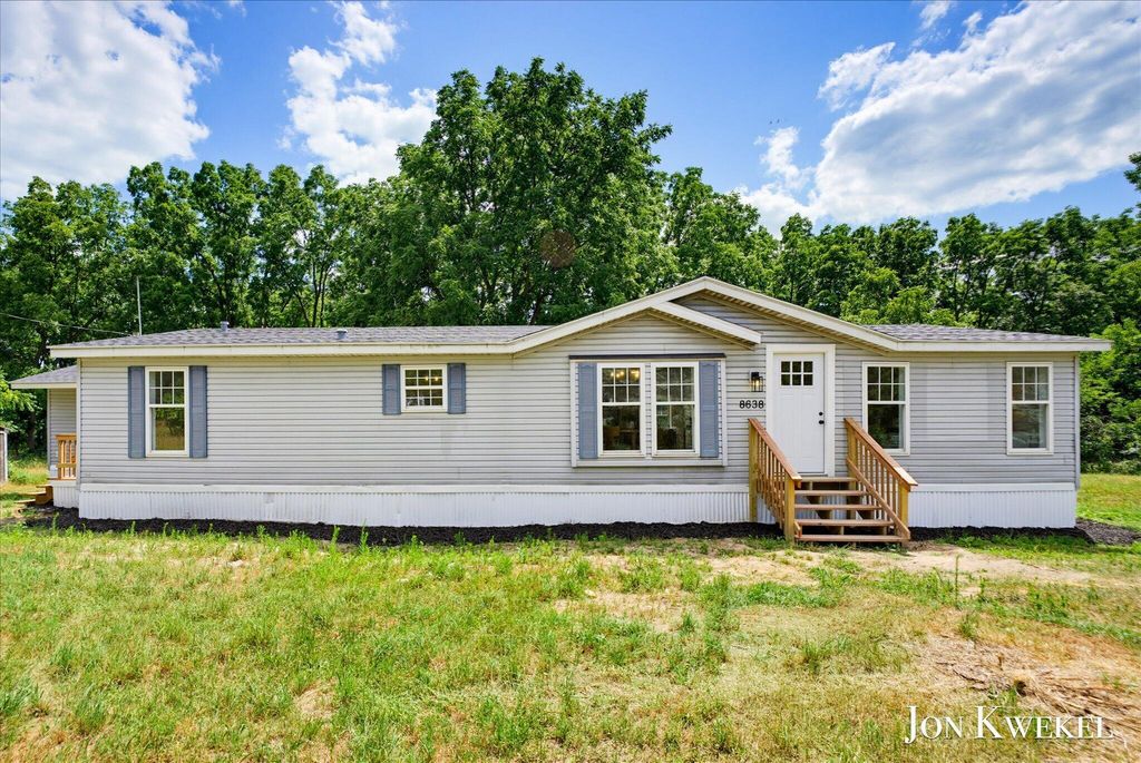 8636 Maple Road, Portland township