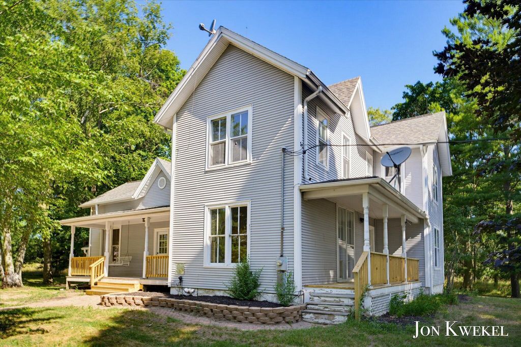 6692 Fitzner Road, Eureka township