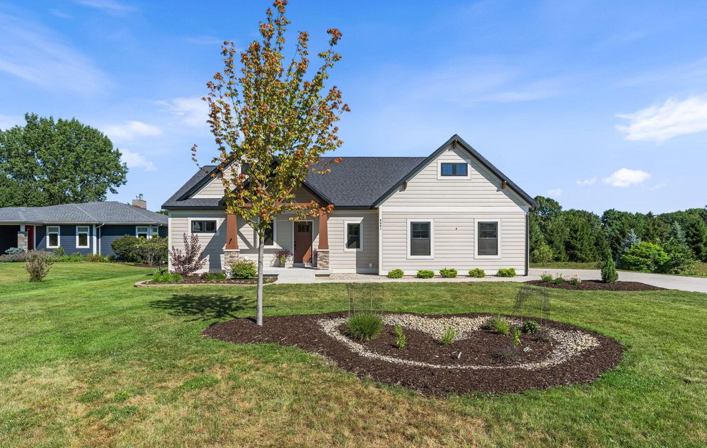 6691 Yamoto Way, Saugatuck township