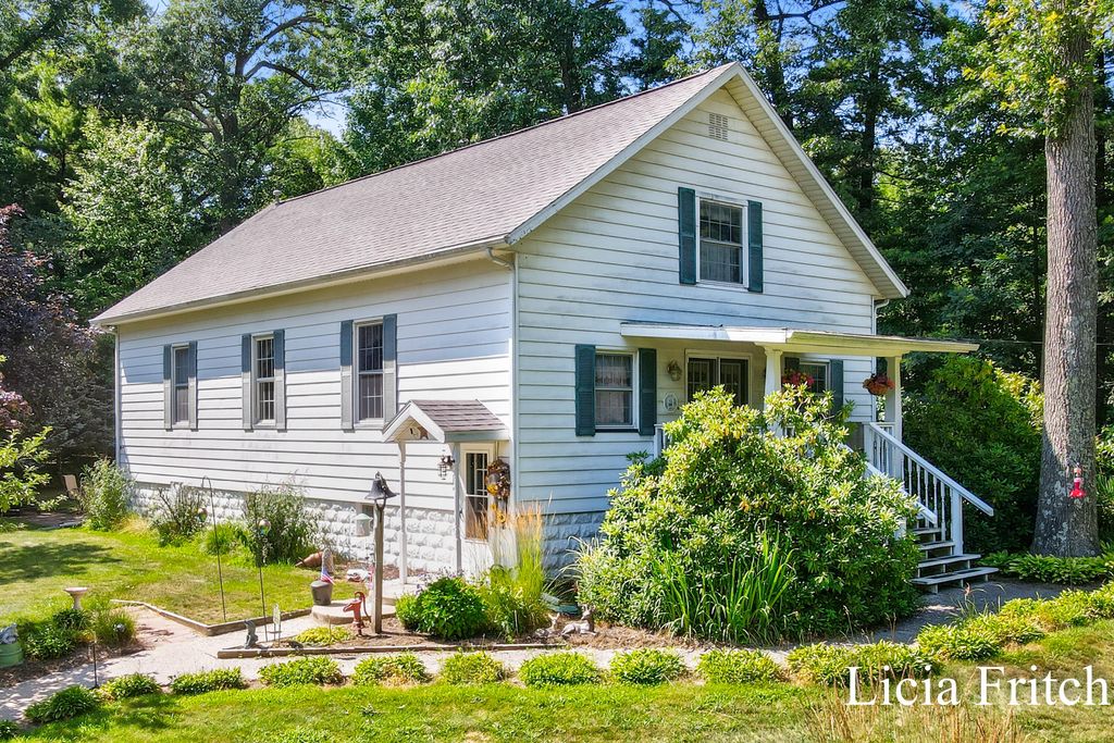 6421 Durham Road, Fruitland township